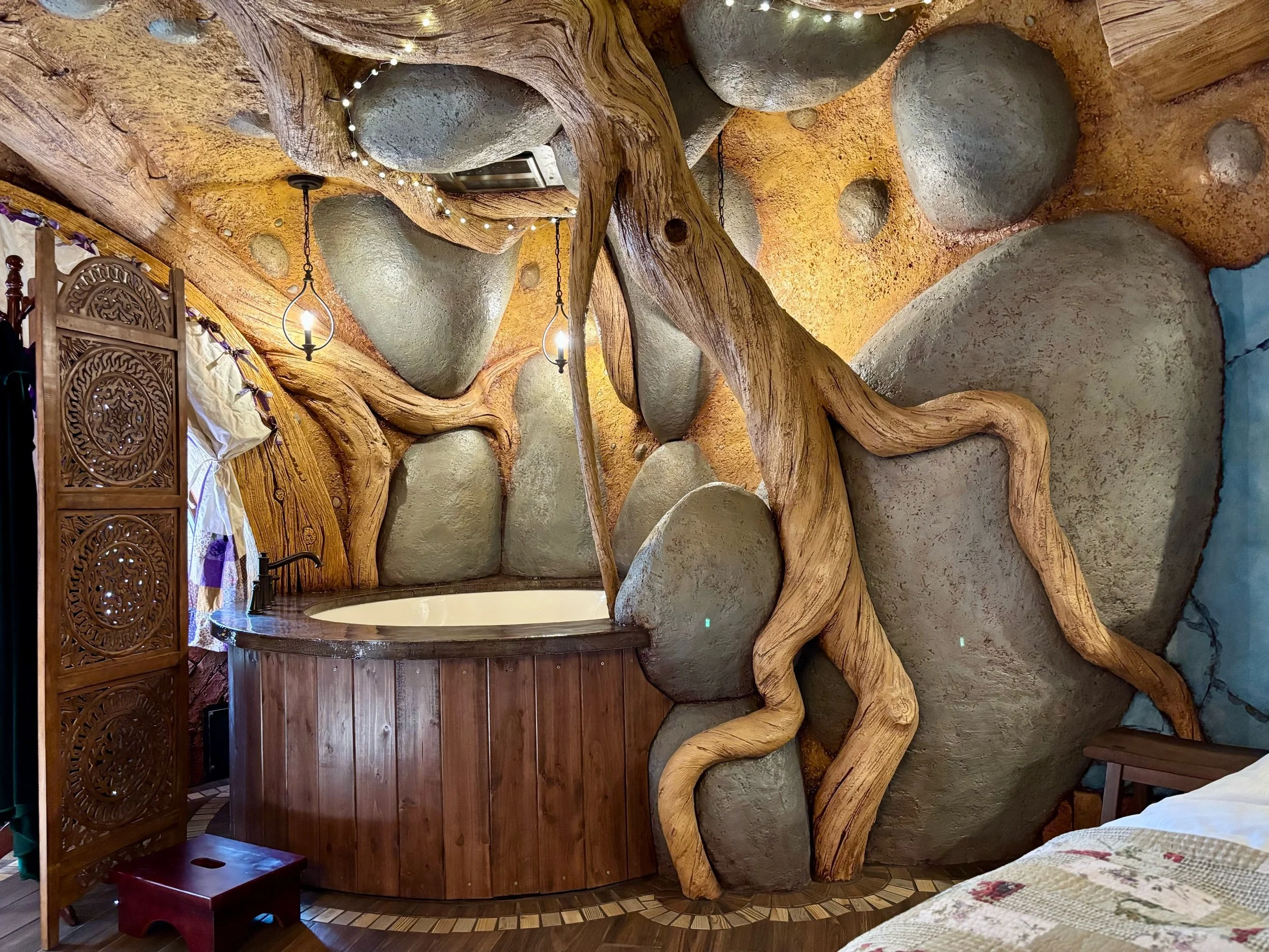 Under Hill Suite — Hazelnut Inn